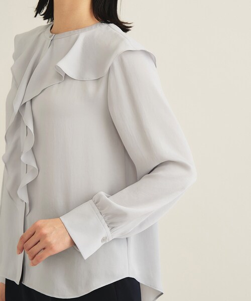 INDIVI（インディヴィ）の「【洗える／セレモニー】ラッフルサテンブラウス（シャツ/ブラウス・レディース・オフホワイト/ライトグレー・19/15 /13/05/40/38/36）」の16枚目の写真