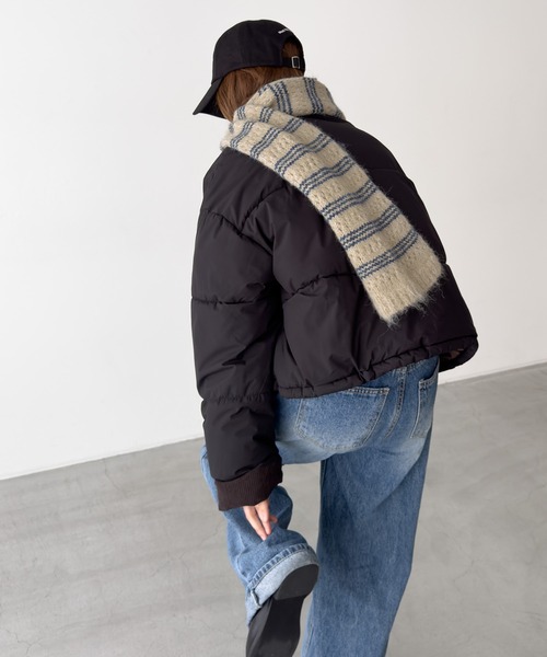 CANAL JEAN（キャナルジーン）の「Lakey Park　細ボーダーマフラー（マフラー・レディース・グレー/クリーム・ONE SIZE）」の4枚目の写真