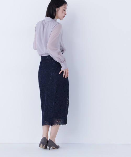 NATURAL BEAUTY BASIC（ナチュラルビューティーベーシック）の「◇フラワーレースタイトスカート（スカート・レディース・ブルー/チャコールグレー/ネイビー/ベージュ・MEDIUM/SMALL）」の9枚目の写真