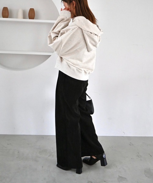 off shoulder cropped hoodie sweat（スウェット）｜WILLFULLY（ウィル