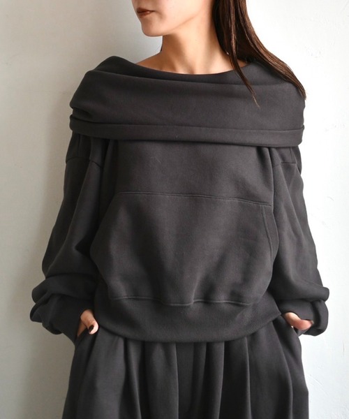 off shoulder cropped hoodie sweat（スウェット）｜WILLFULLY（ウィル