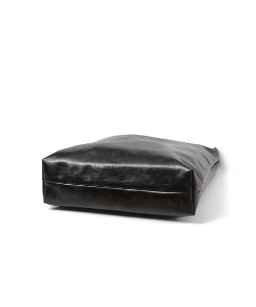 LAKOLE（ラコレ）の「アシメソフトハトメショルダーバッグ / 636240（ショルダーバッグ・レディース・ブラウン/オフホワイト/ブラック・FREE）」の10枚目の写真