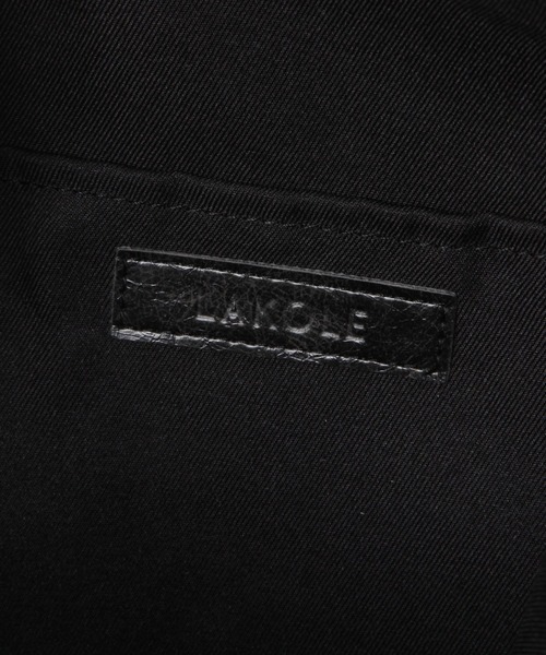 LAKOLE（ラコレ）の「アシメソフトハトメショルダーバッグ / 636240（ショルダーバッグ・レディース・ブラウン/オフホワイト/ブラック・FREE）」の16枚目の写真