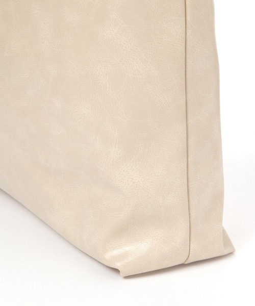 LAKOLE（ラコレ）の「アシメソフトハトメショルダーバッグ / 636240（ショルダーバッグ・レディース・ブラウン/オフホワイト/ブラック・FREE）」の18枚目の写真