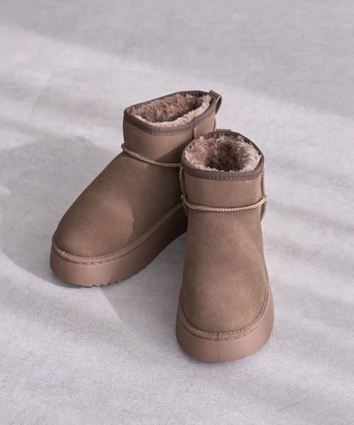 Green　Parks（グリーンパークス）の「・minia フェイクムートンショートブーツ（ブーツ・レディース・グレー/キャメル/ブラウン・M/L）」の2枚目の写真