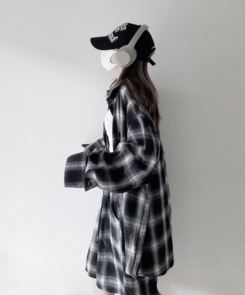 YACA(ヤーカ)の「Over Size Check Shirt/オーバーサイズチェックシャツ【unisex item】(シャツ/ブラウス・レディース・ブラック・FREE)」の2枚目の写真