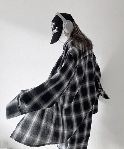 YACA(ヤーカ)の「Over Size Check Shirt/オーバーサイズチェックシャツ【unisex item】(シャツ/ブラウス・レディース・ブラック・FREE)」の3枚目の写真