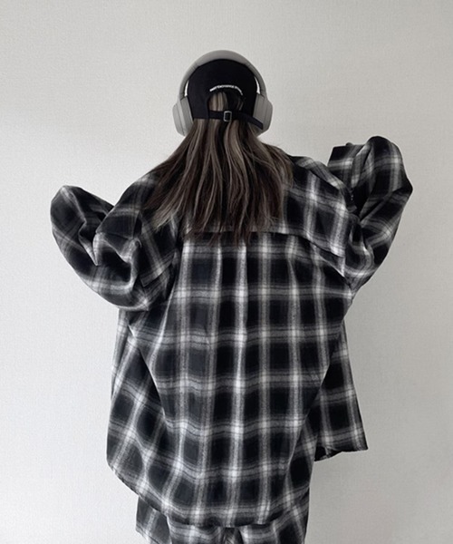 YACA(ヤーカ)の「Over Size Check Shirt/オーバーサイズチェックシャツ【unisex item】(シャツ/ブラウス・レディース・ブラック・FREE)」の5枚目の写真