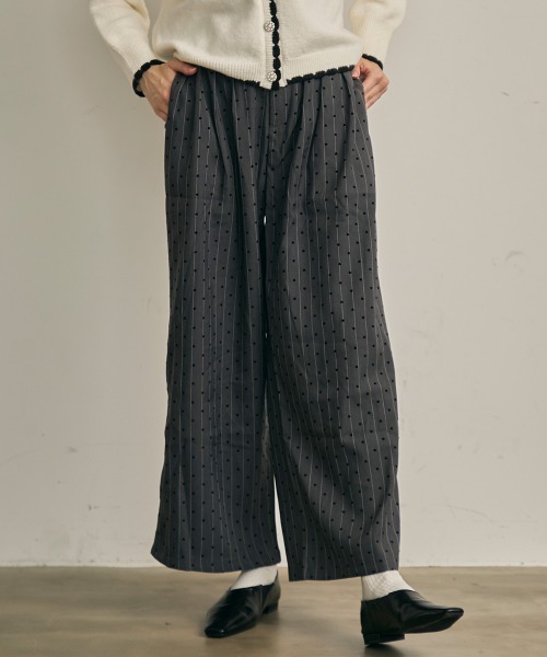 Clum(クルム)の「ハートドットワイドスラックス(スラックス・レディース・チャコールグレー・SMALL/MEDIUM/LARGE)」の2枚目の写真