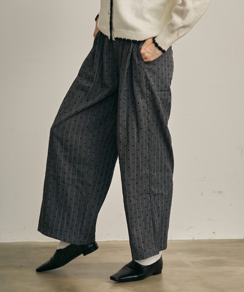 Clum(クルム)の「ハートドットワイドスラックス(スラックス・レディース・チャコールグレー・SMALL/MEDIUM/LARGE)」の3枚目の写真