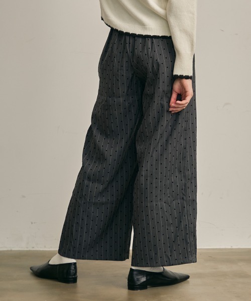 Clum(クルム)の「ハートドットワイドスラックス(スラックス・レディース・チャコールグレー・SMALL/MEDIUM/LARGE)」の6枚目の写真