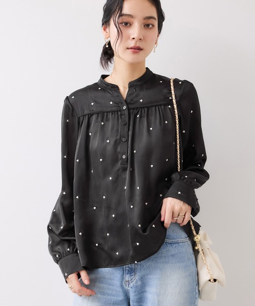 VIS（ビス）の「ハートモチーフ刺繍ブラウス/イージーケア（シャツ/ブラウス・レディース・ブラック/オフホワイト・FREE）」の2枚目の写真