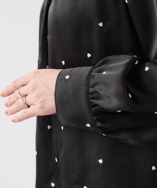 VIS（ビス）の「ハートモチーフ刺繍ブラウス/イージーケア（シャツ/ブラウス・レディース・ブラック/オフホワイト・FREE）」の9枚目の写真