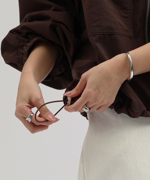 andme（アンドミー）の「ショート丈ナイロンマウンテンパーカー（マウンテンパーカー・レディース・ホワイト/ブラック/ブラウン・M）」の7枚目の写真