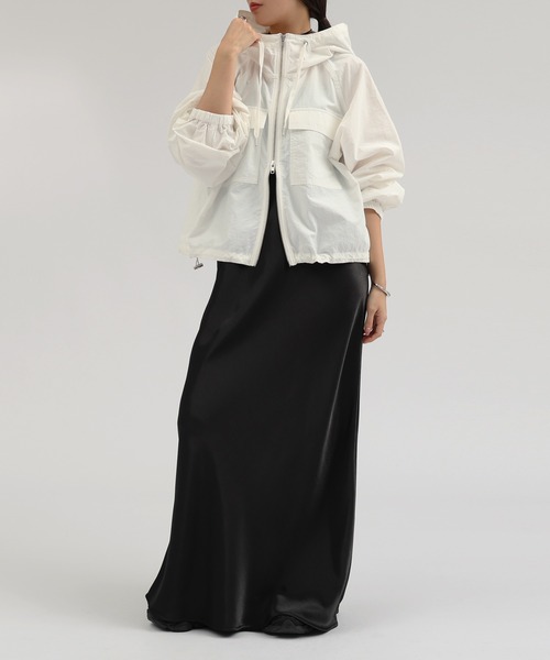 andme（アンドミー）の「ショート丈ナイロンマウンテンパーカー（マウンテンパーカー・レディース・ホワイト/ブラック/ブラウン・M）」の14枚目の写真