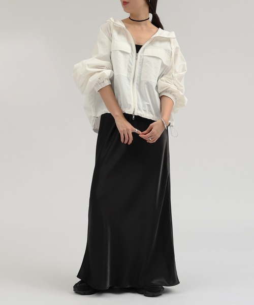 andme（アンドミー）の「ショート丈ナイロンマウンテンパーカー（マウンテンパーカー・レディース・ホワイト/ブラック/ブラウン・M）」の15枚目の写真