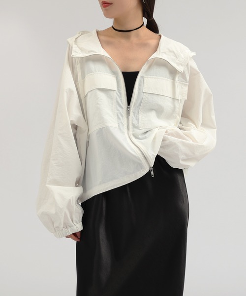 andme（アンドミー）の「ショート丈ナイロンマウンテンパーカー（マウンテンパーカー・レディース・ホワイト/ブラック/ブラウン・M）」の13枚目の写真