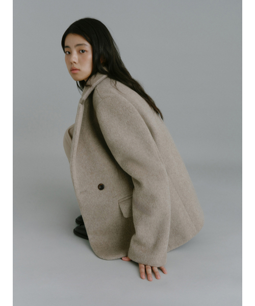 Yuje(ユジェ)の「WOOL DOUBLE COAT (2color)(チェスターコート・レディース・チャコールグレー/Beige・FREE)」の17枚目の写真