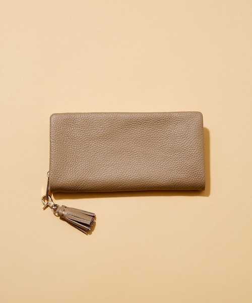 Beau're(ヴュレ)の「BARNYARDSTORM / Beau're(ヴュレ)別注 / タッセル付きレザーウォレット【WEB限定】(財布・レディース・シルバー/グレイッシュベージュ/グリーン/ゴールド/イエロー・FREE)」の2枚目の写真