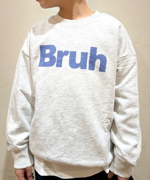 Right-on(ライトオン)の「【Refurbish】キッズ プリントスウェット プルオーバー (ルーズシルエット / 耐久性 / カジュアルコーデ)(スウェット・キッズ・ブルー/オフホワイト/グレー/ブラック/グリーン/オレンジ・110/120/130/140/150/160)」の2枚目の写真