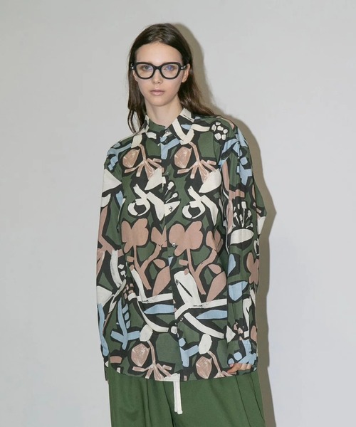 my beautiful landlet(マイビューティフルランドレット)の「【my beautiful landlet】FLORAL PIGMENT PRINT OVERSIZE SHIRT(シャツ/ブラウス・メンズ・ブルー/マスタード/ピンク/グリーン/ベージュ・1/0)」の3枚目の写真