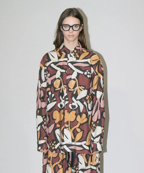 my beautiful landlet(マイビューティフルランドレット)の「【my beautiful landlet】FLORAL PIGMENT PRINT OVERSIZE SHIRT(シャツ/ブラウス・メンズ・ブルー/マスタード/ピンク/グリーン/ベージュ・1/0)」の11枚目の写真