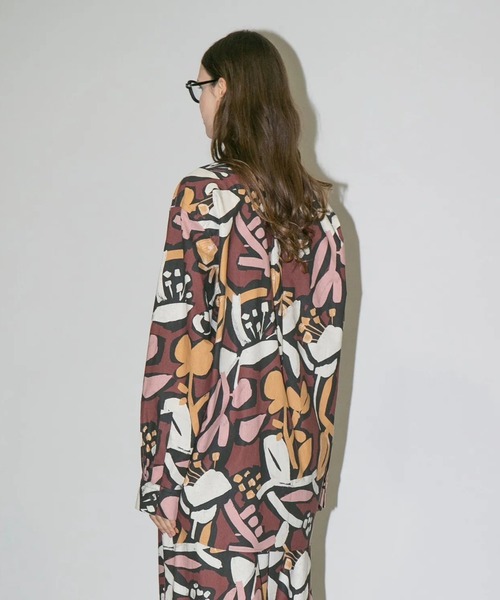 my beautiful landlet(マイビューティフルランドレット)の「【my beautiful landlet】FLORAL PIGMENT PRINT OVERSIZE SHIRT(シャツ/ブラウス・メンズ・ブルー/マスタード/ピンク/グリーン/ベージュ・1/0)」の13枚目の写真