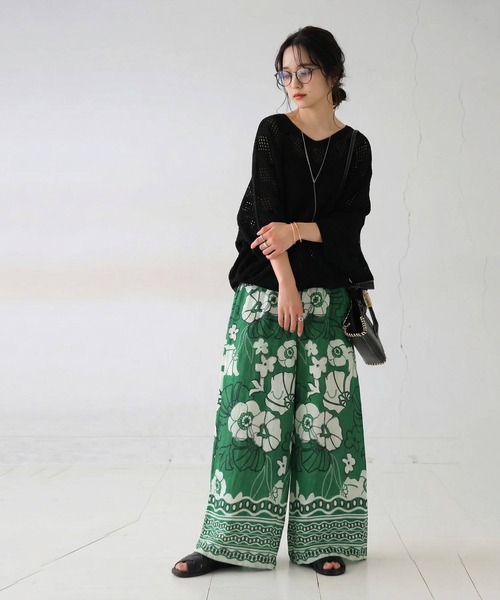 antiqua(アンティカ)の「花柄 ロング ワイドパンツ(その他パンツ・レディース・ブラックミックス/グリーン系その他・ONESIZE)」の7枚目の写真