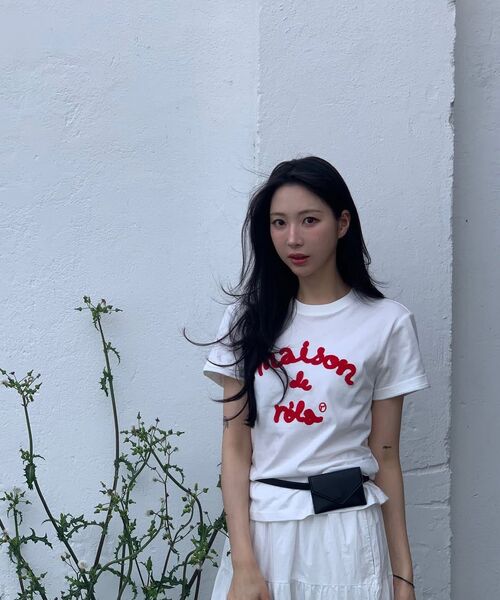 ROLAROLA(ロラロラ)の「メゾン・ド・ローラ 刺繍 ルーズフィット Tシャツ チャコールグレー(Tシャツ/カットソー・レディース・その他・FREE)」の6枚目の写真