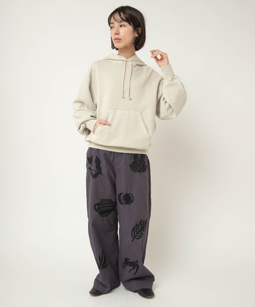 RNA-N（アールエヌエーエヌ）の「M2607 トンプキンピグメントフーディー（スウェット・レディース・ピンク/グリーン/ライトグレー・FREE）」の11枚目の写真