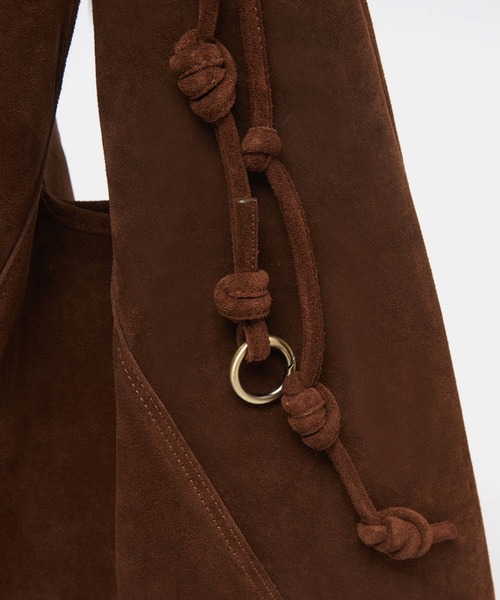 Archivepke（アーカイブエプク）の「Archivepke/アーカイブエプク Knotted layer bag スエード シープスキン ショッパーバッグ ショルダーバッグ 2026年春夏（ショルダーバッグ・レディース・ブラウン/ライトブラウン/クリーム・FREE）」の14枚目の写真