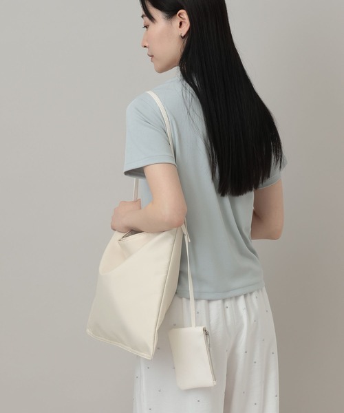 A part by(アパートバイ)の「ポーチツキナイロンショルダー(ショルダーバッグ・レディース・アイボリー/ブラック・FREE)」の4枚目の写真