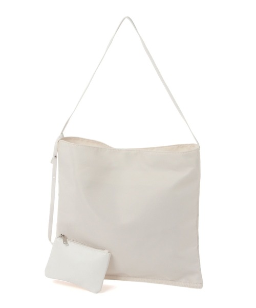 A part by(アパートバイ)の「ポーチツキナイロンショルダー(ショルダーバッグ・レディース・アイボリー/ブラック・FREE)」の5枚目の写真