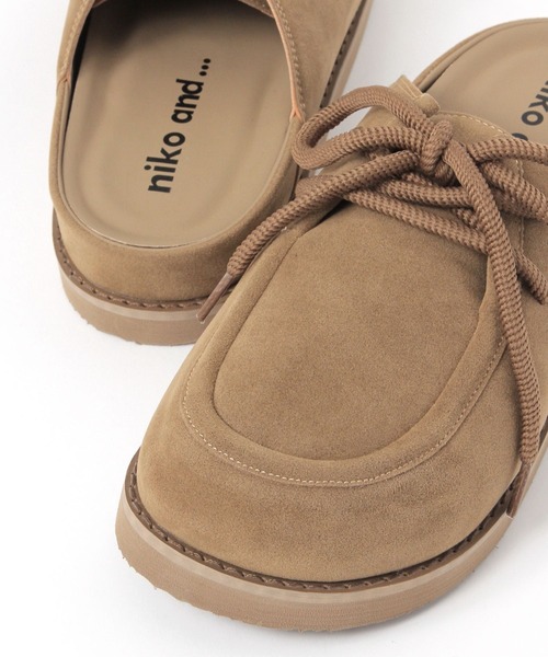 niko and...（ニコアンド）の「オリジナルスライドモカシンシューズ（モカシン/デッキシューズ・レディース・キャメル/ブラック・SMALL/MEDIUM/LARGE）」の11枚目の写真