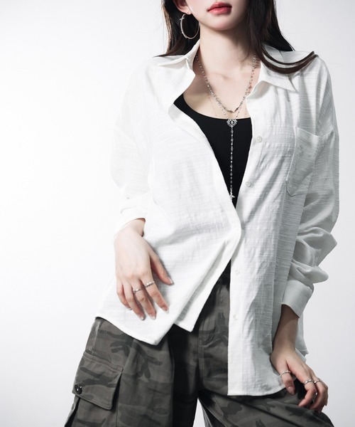 VEILA(ヴェイラ)の「ポケット付き オーバーサイズ シアーシャツ(シャツ/ブラウス・レディース・オレンジ/ホワイト・フリー)」の4枚目の写真