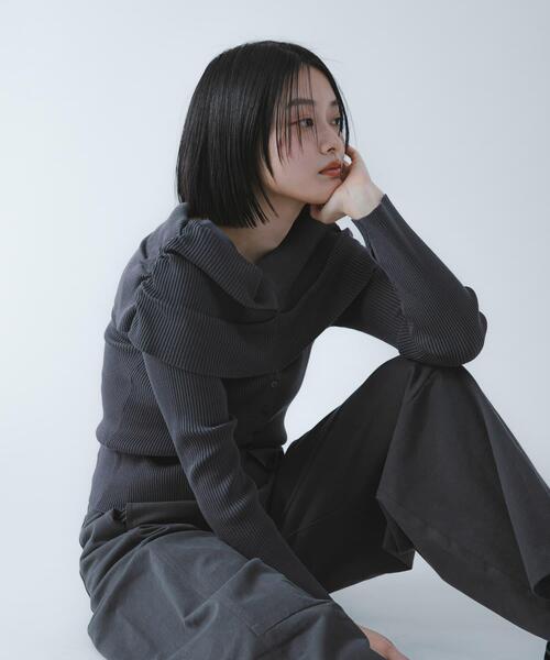 SENSE OF PLACE by URBAN RESEARCH(センスオブプレイスバイアーバンリサーチ)の「『洗濯可/防花粉』SKINProofオフショルセーター(ニット/セーター・レディース・チャコールグレー/ライトブルー/アイボリー/ブラック・ONE)」の4枚目の写真