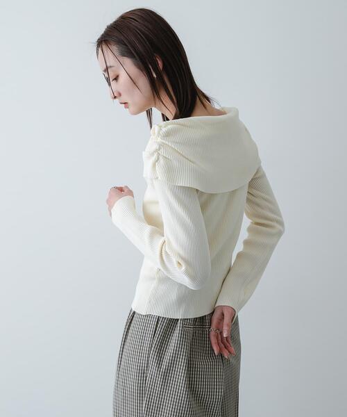 SENSE OF PLACE by URBAN RESEARCH(センスオブプレイスバイアーバンリサーチ)の「『洗濯可/防花粉』SKINProofオフショルセーター(ニット/セーター・レディース・チャコールグレー/ライトブルー/アイボリー/ブラック・ONE)」の7枚目の写真