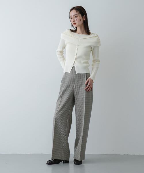 SENSE OF PLACE by URBAN RESEARCH(センスオブプレイスバイアーバンリサーチ)の「『洗濯可/防花粉』SKINProofオフショルセーター(ニット/セーター・レディース・チャコールグレー/ライトブルー/アイボリー/ブラック・ONE)」の8枚目の写真