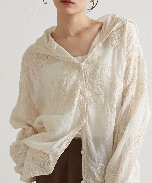 RANAN(ラナン)の「フード付きコード刺繍シアーシャツ(シャツ/ブラウス・レディース・アイボリー/ホワイト・M/L)」の1枚目の写真