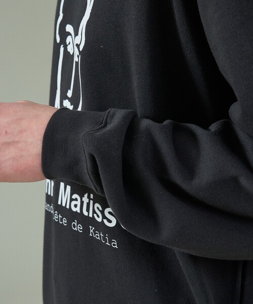 ABAHOUSE（アバハウス）の「【Henri Matisse / アンリ・マティス】ラインアート グラフィック クルーネック スウェット / エコバッグ付き（スウェット・メンズ・ブラック/ホワイト・48/46）」の9枚目の写真