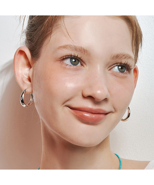 HEI（ヘイ）の「breeze one-touch earring（ピアス（両耳用）・レディース・ゴールド/ホワイト・FREE）」の2枚目の写真