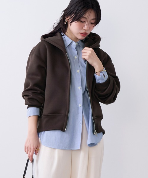 AMERICANA（アメリカーナ）の「【AMERICANA】別注-バックロゴクロップドジップアップパーカー（パーカー・レディース・ダークブラウン/ベージュ・FREE）」の18枚目の写真