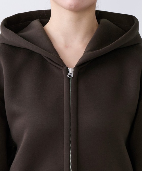 AMERICANA（アメリカーナ）の「【AMERICANA】別注-バックロゴクロップドジップアップパーカー（パーカー・レディース・ダークブラウン/ベージュ・FREE）」の4枚目の写真