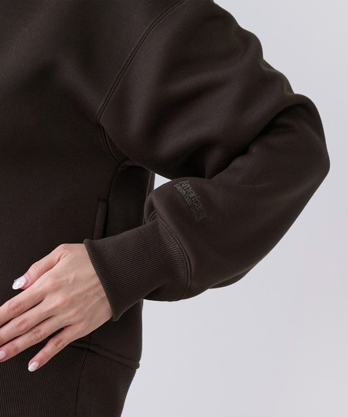 AMERICANA（アメリカーナ）の「【AMERICANA】別注-バックロゴクロップドジップアップパーカー（パーカー・レディース・ダークブラウン/ベージュ・FREE）」の7枚目の写真