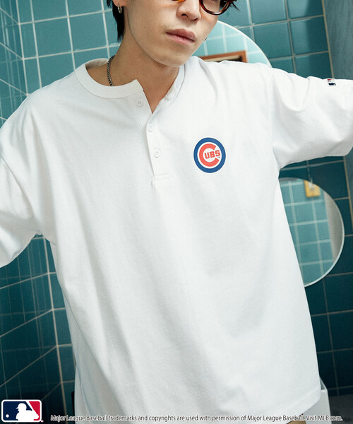 PUBLUX — MLB логотип принт, Henley neck оверсайз T‑shirt, ограниченное издание