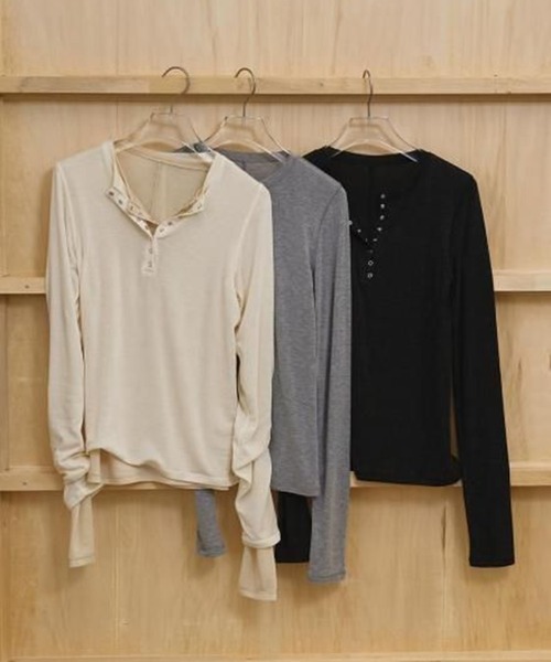 TODAYFUL(トゥデイフル)の「【TODAYFUL/トゥデイフル】Henleyneck Soft Tops/ヘンリーソフトトップス(Tシャツ/カットソー・レディース・キナリ/ダークグレー/ベージュ/グレー・FREE)」の17枚目の写真
