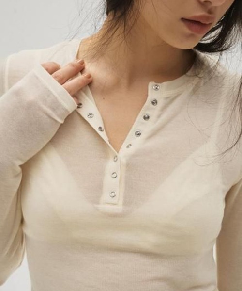 TODAYFUL(トゥデイフル)の「【TODAYFUL/トゥデイフル】Henleyneck Soft Tops/ヘンリーソフトトップス(Tシャツ/カットソー・レディース・キナリ/ダークグレー/ベージュ/グレー・FREE)」の5枚目の写真