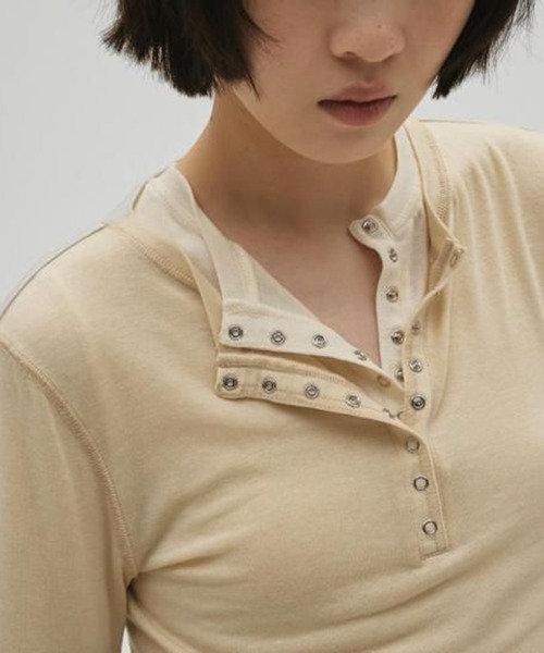 TODAYFUL(トゥデイフル)の「【TODAYFUL/トゥデイフル】Henleyneck Soft Tops/ヘンリーソフトトップス(Tシャツ/カットソー・レディース・キナリ/ダークグレー/ベージュ/グレー・FREE)」の15枚目の写真