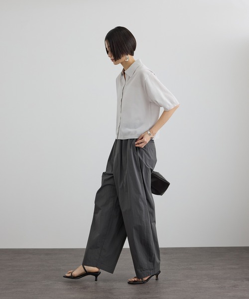 SALON adam et rope'（サロン アダム エ ロペ）の「ウォーターリペレントイージーカービーパンツ / 撥水加工（その他パンツ・レディース・チャコールグレー/ベージュ・S/M）」の4枚目の写真