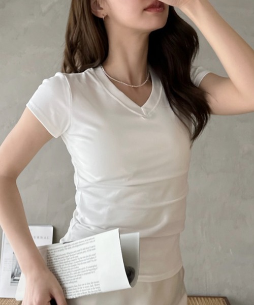 Eclat one(エクラワン)の「【Eclat one】ベーシック Vネック コンパクトシルエット カットソー(Tシャツ/カットソー・レディース・イエロー/ホワイト/グレー/ブラック・FREE)」の1枚目の写真